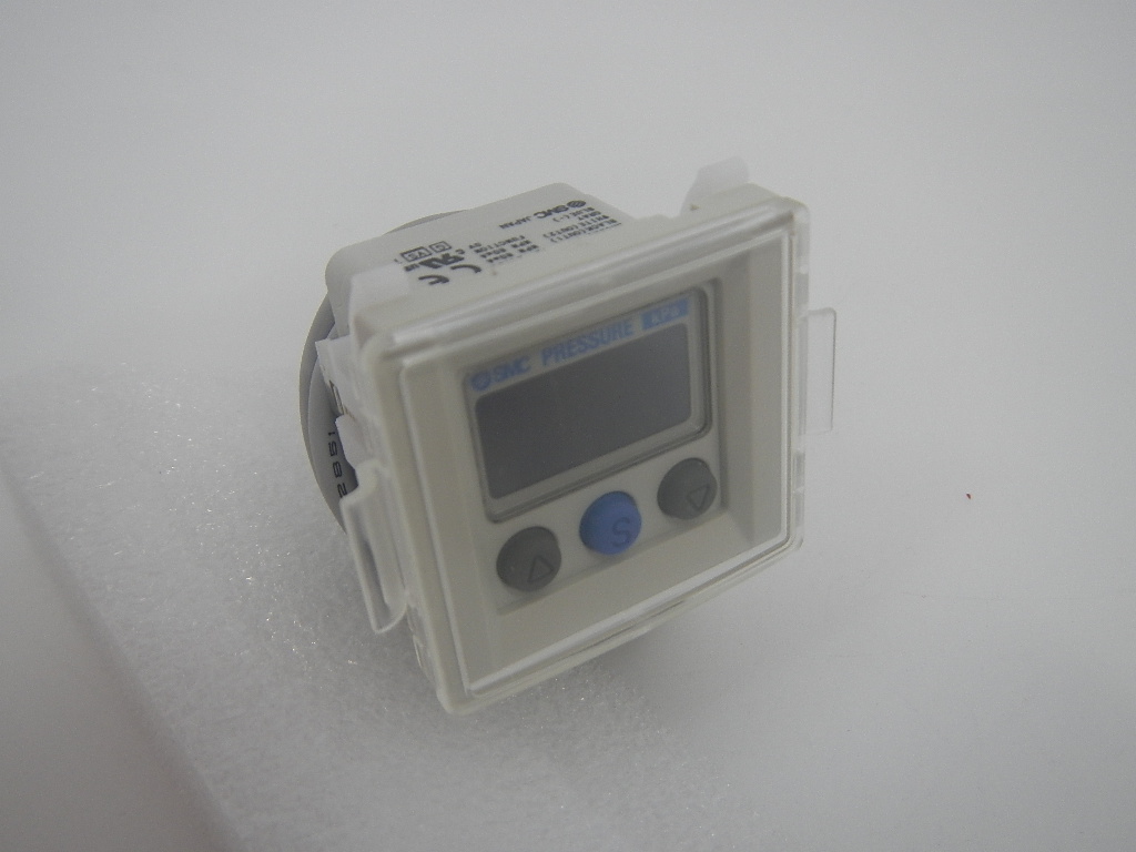 High precision digital pressure switch / ZSE40A01R / SMCUsed product