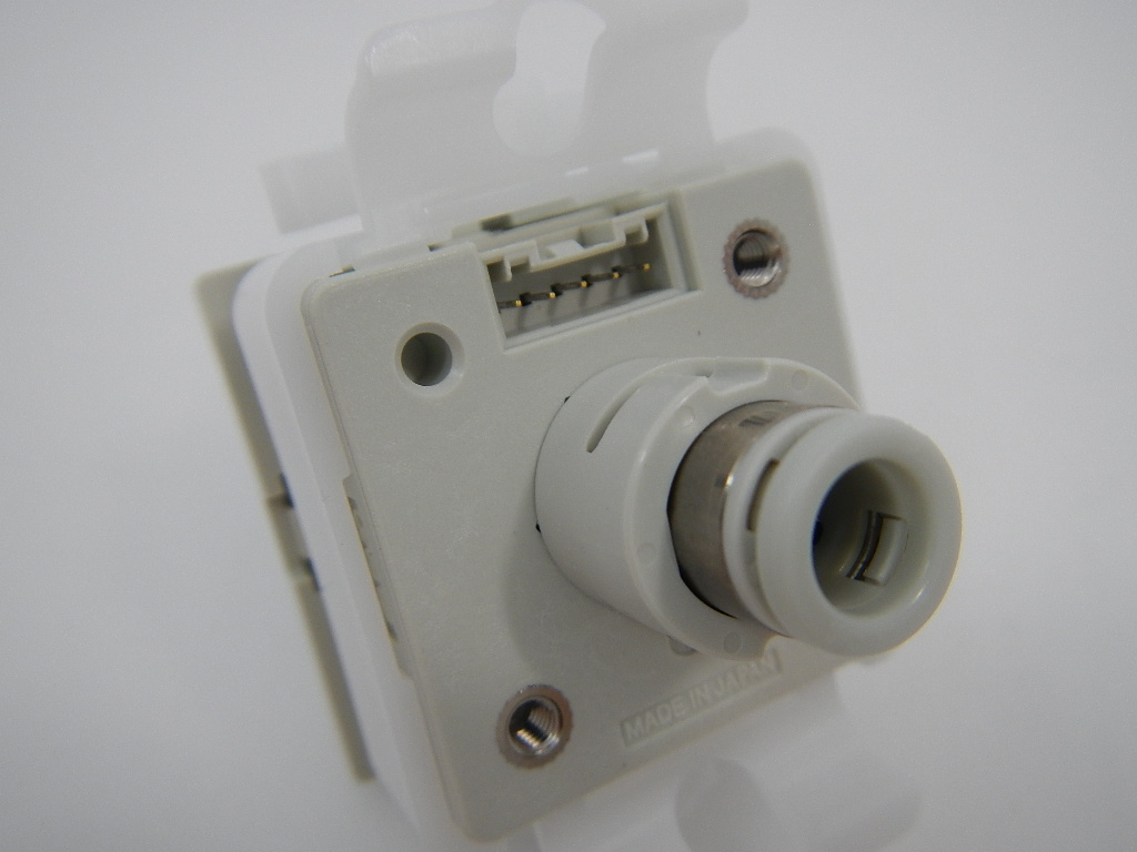 高精度デジタル圧力スイッチ / ZSE30AF-C6H-D-M / SMC|中古製品一覧|幅広い中古製品を取り揃えているのはハイテック・システムズ