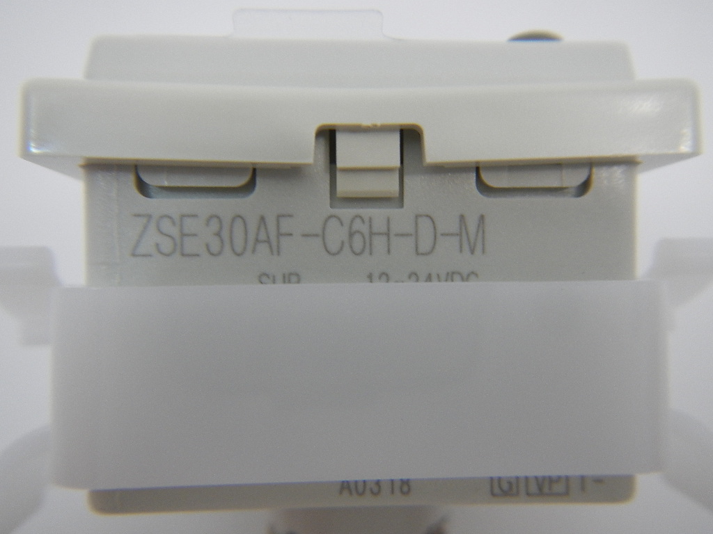高精度デジタル圧力スイッチ / ZSE30AF-C6H-D-M / SMC|中古製品一覧|幅広い中古製品を取り揃えているのはハイテック・システムズ