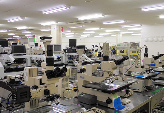 弊社製品を保管しているだけではなく、装置の立上げ・動作確認も可能です